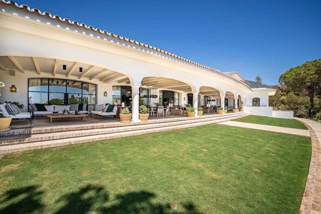 Gratitude 11 bedroom Villa in Golden Mile, Marbella view 5