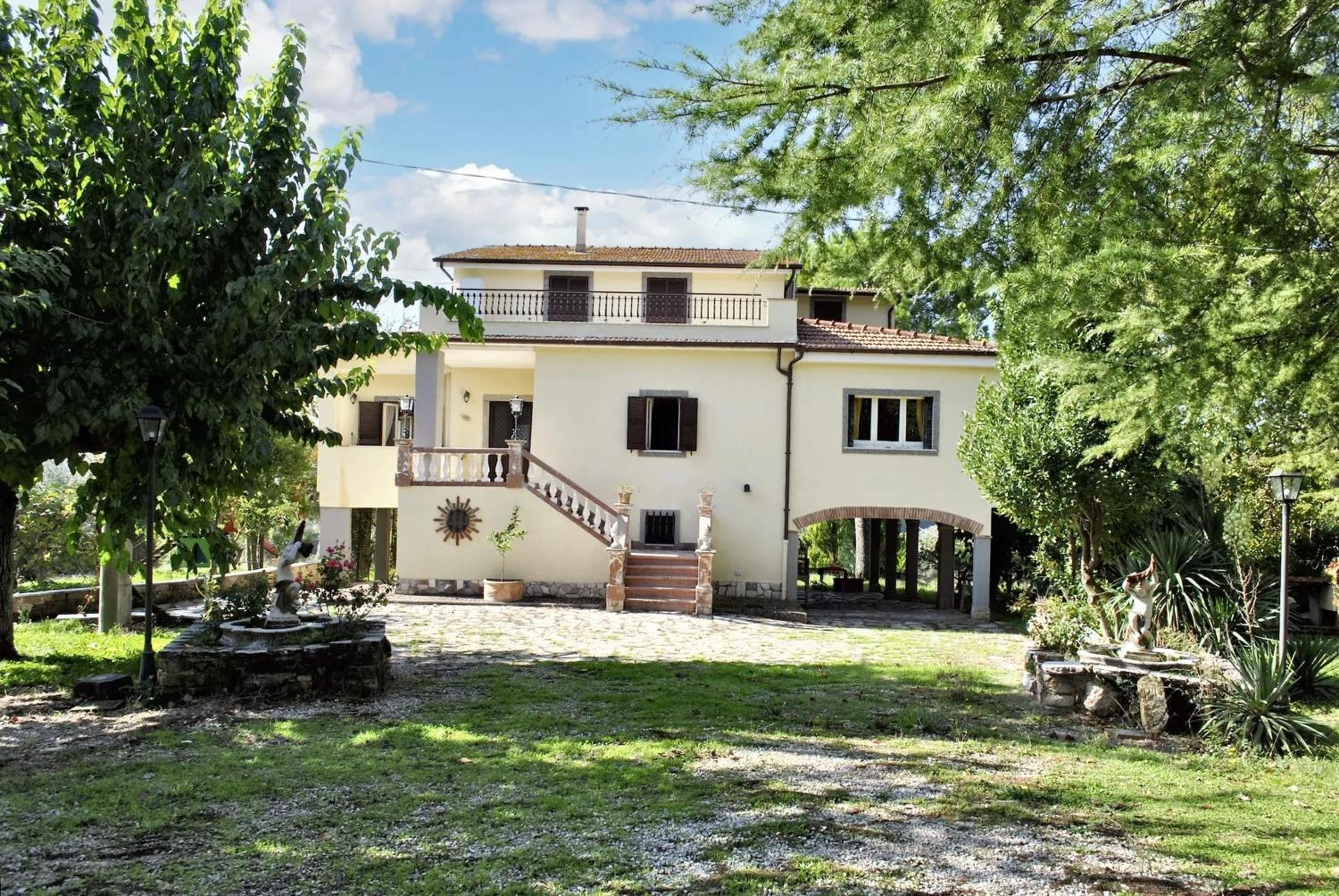 Enchanted Villa in Poggio Catino with Private Pool