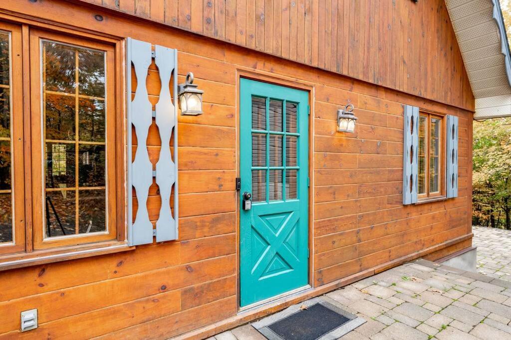 Chalet Mont Cascades w/ Spa & Fibre Optic Internet