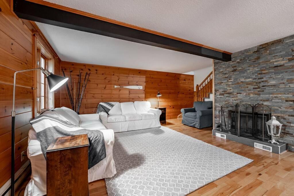 Chalet Mont Cascades w/ Spa & Fibre Optic Internet