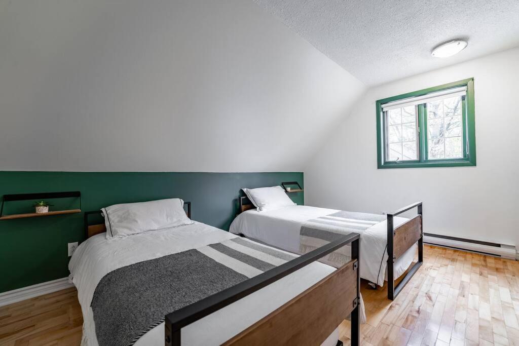Chalet Mont Cascades w/ Spa & Fibre Optic Internet