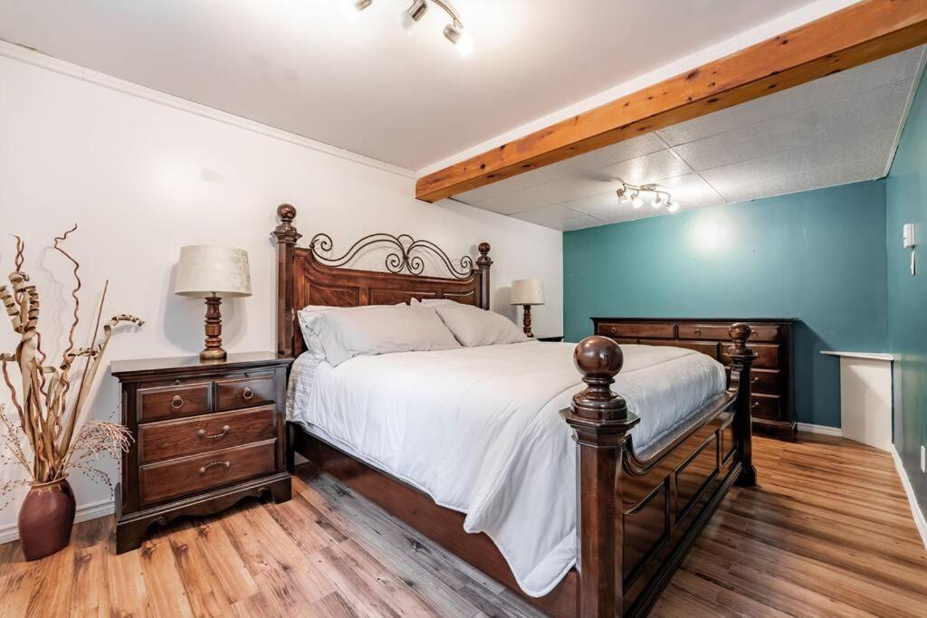 Chalet Mont Cascades w/ Spa & Fibre Optic Internet