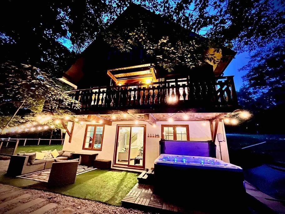 Chalet Mont Cascades w/ Spa & Fibre Optic Internet