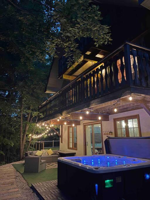 Chalet Mont Cascades w/ Spa & Fibre Optic Internet