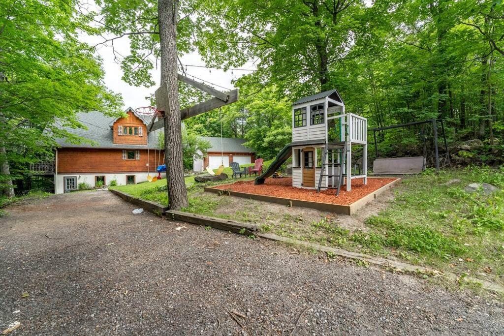 Chalet Mont Cascades w/ Spa & Fibre Optic Internet
