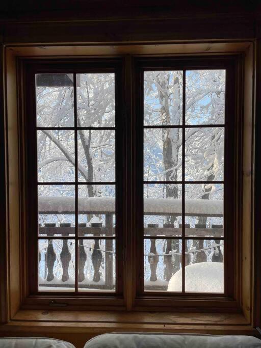 Chalet Mont Cascades w/ Spa & Fibre Optic Internet