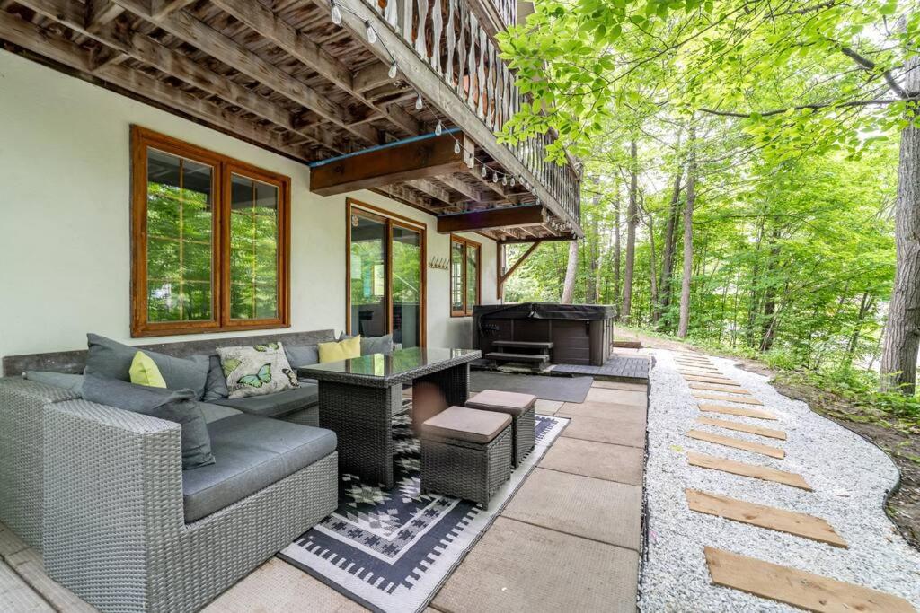 Chalet Mont Cascades w/ Spa & Fibre Optic Internet