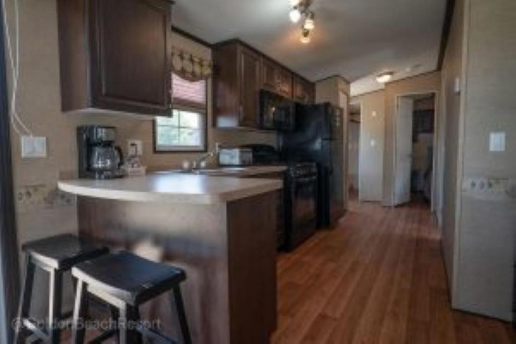 2 Bedroom Harbor Front Cottage 2