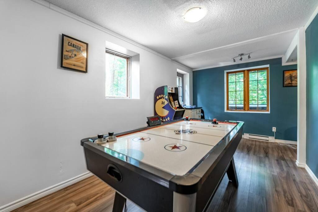 Chalet Mont Cascades w/ Spa & Fibre Optic Internet