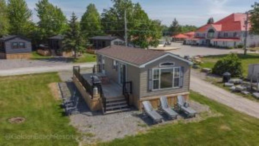 2 Bedroom Harbor Front Cottage 2