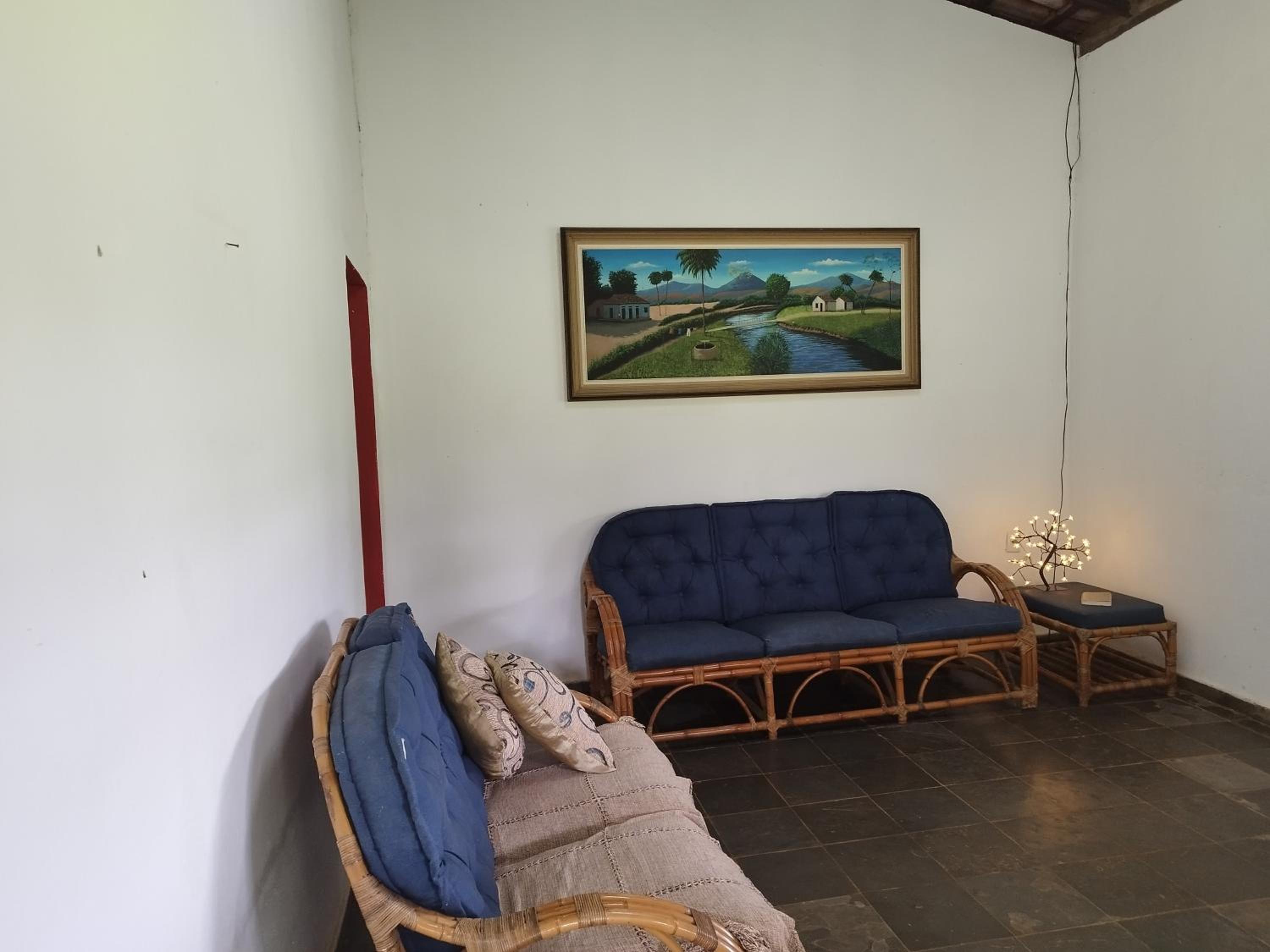 Fazendinha Rústica com Piscina Próxima a Curvelo