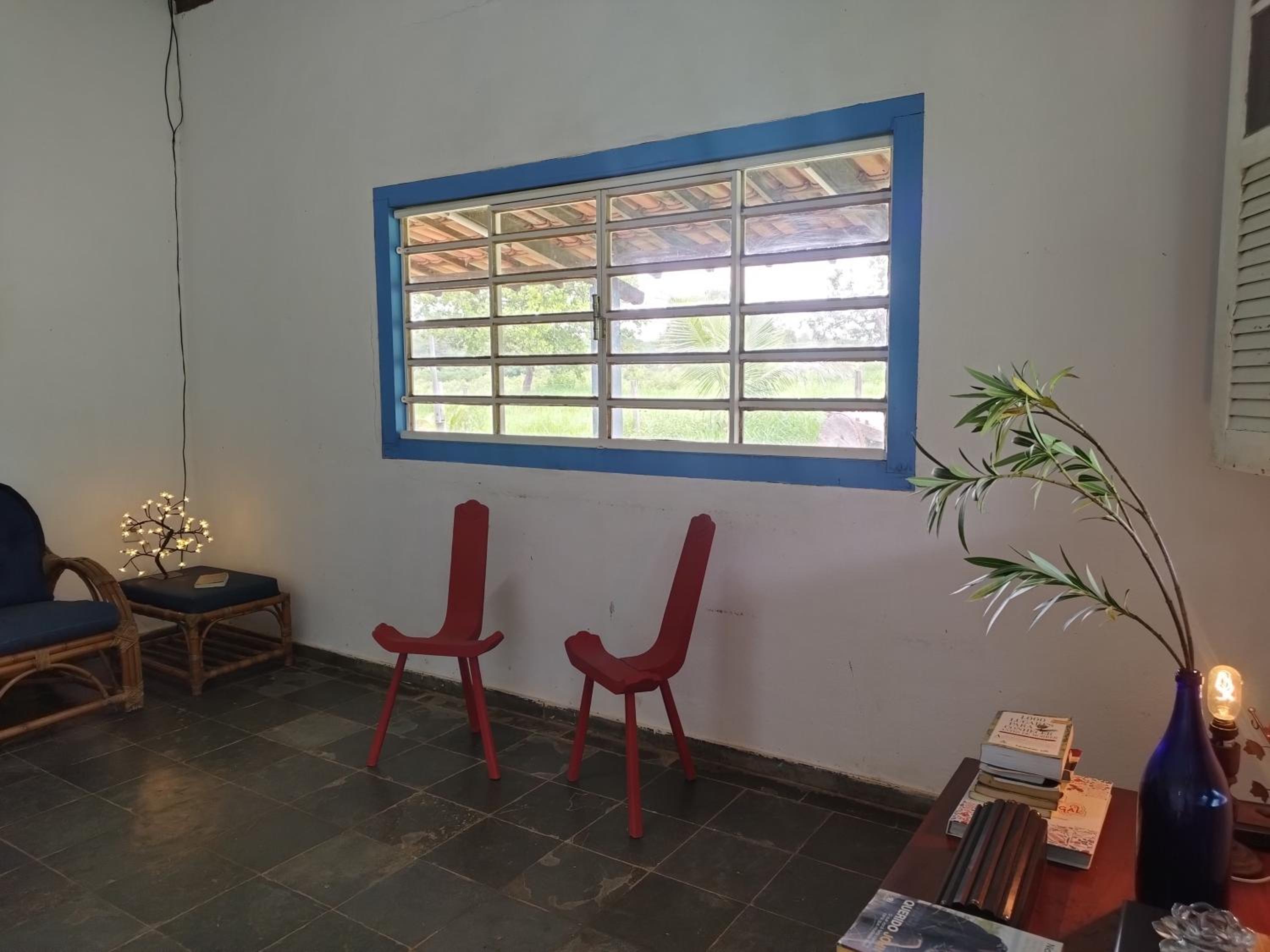 Fazendinha Rústica com Piscina Próxima a Curvelo