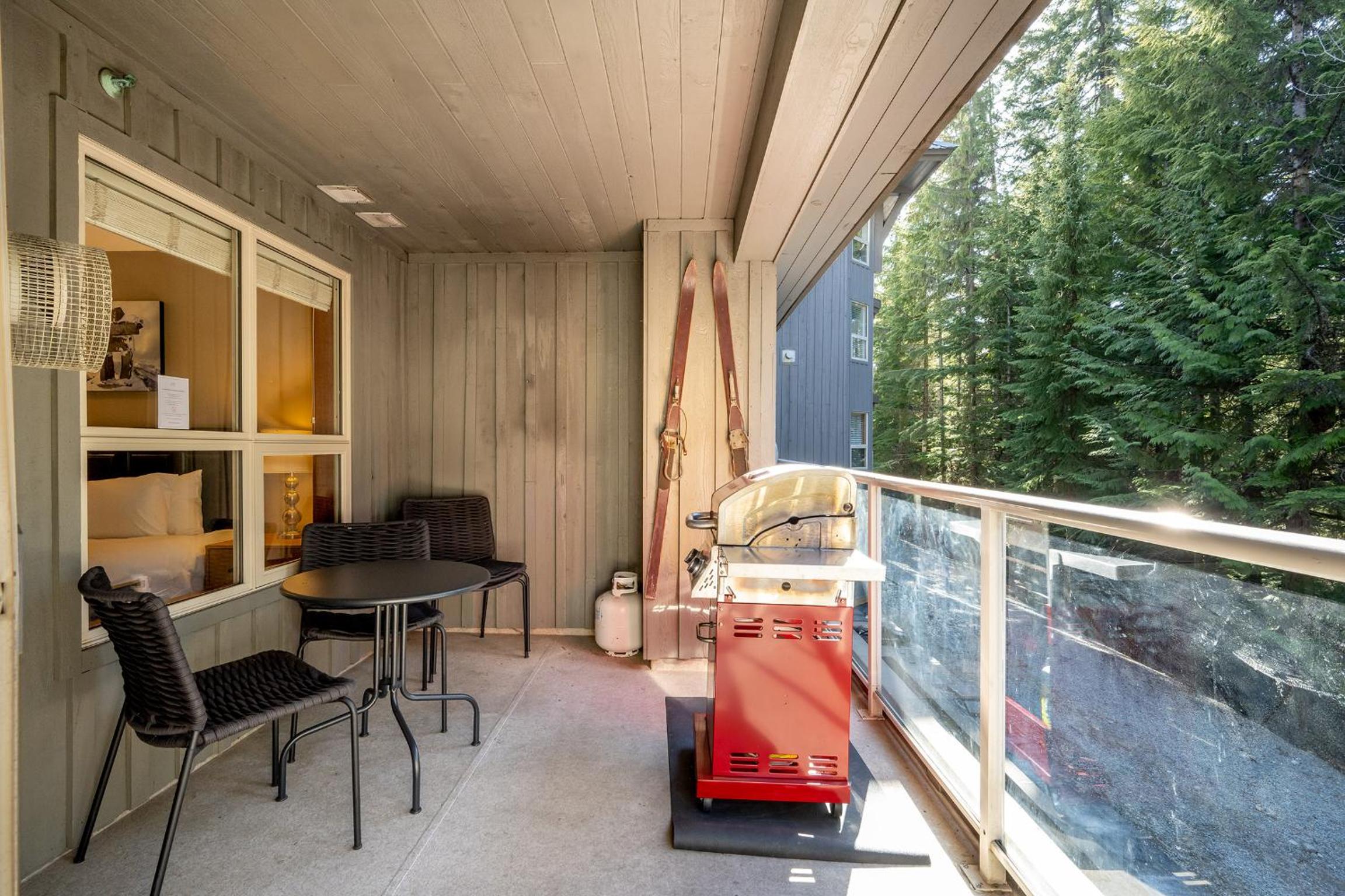 True Ski in Ski out Condo with hot tub and pool at the Aspens