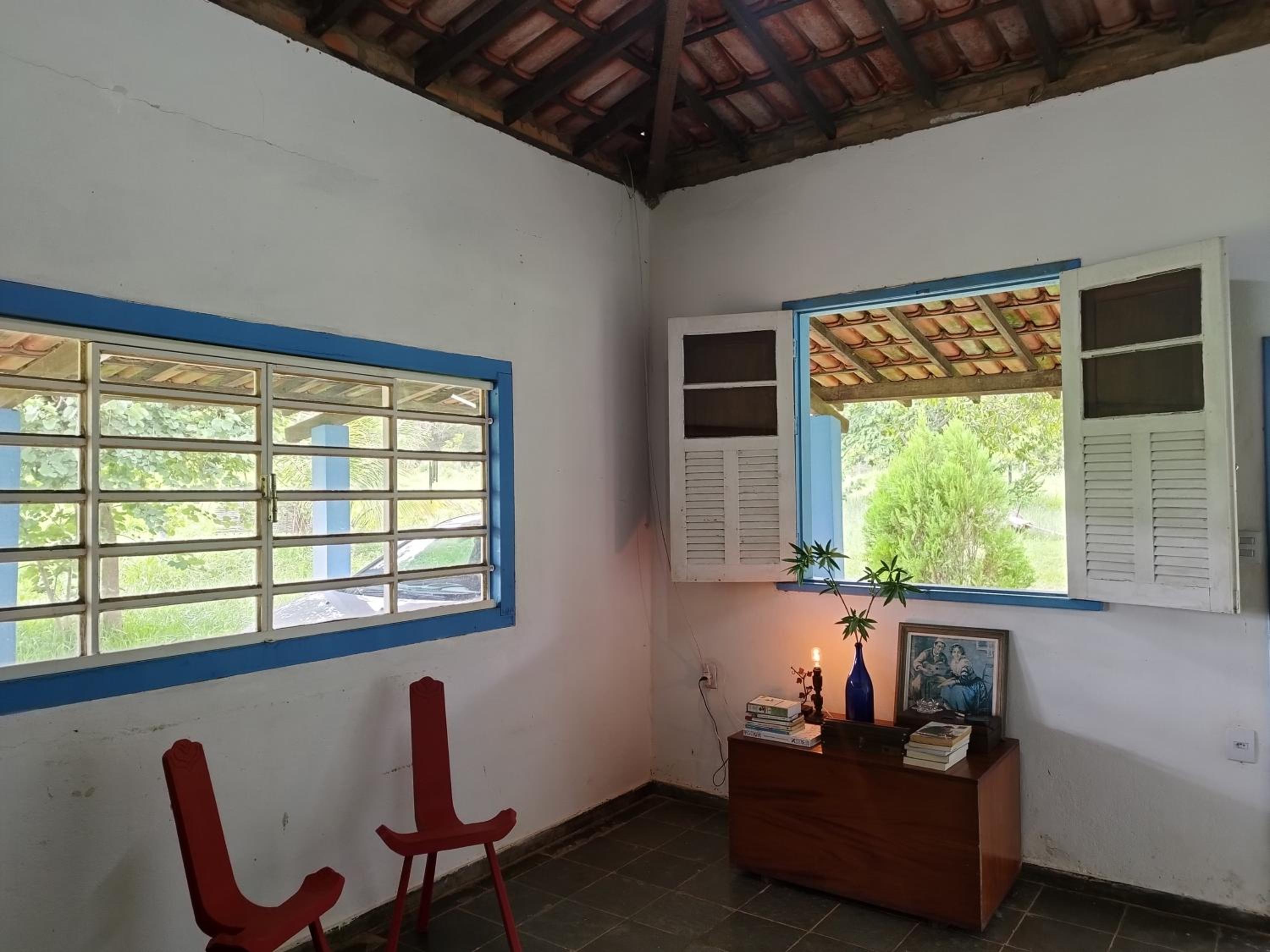 Fazendinha Rústica com Piscina Próxima a Curvelo