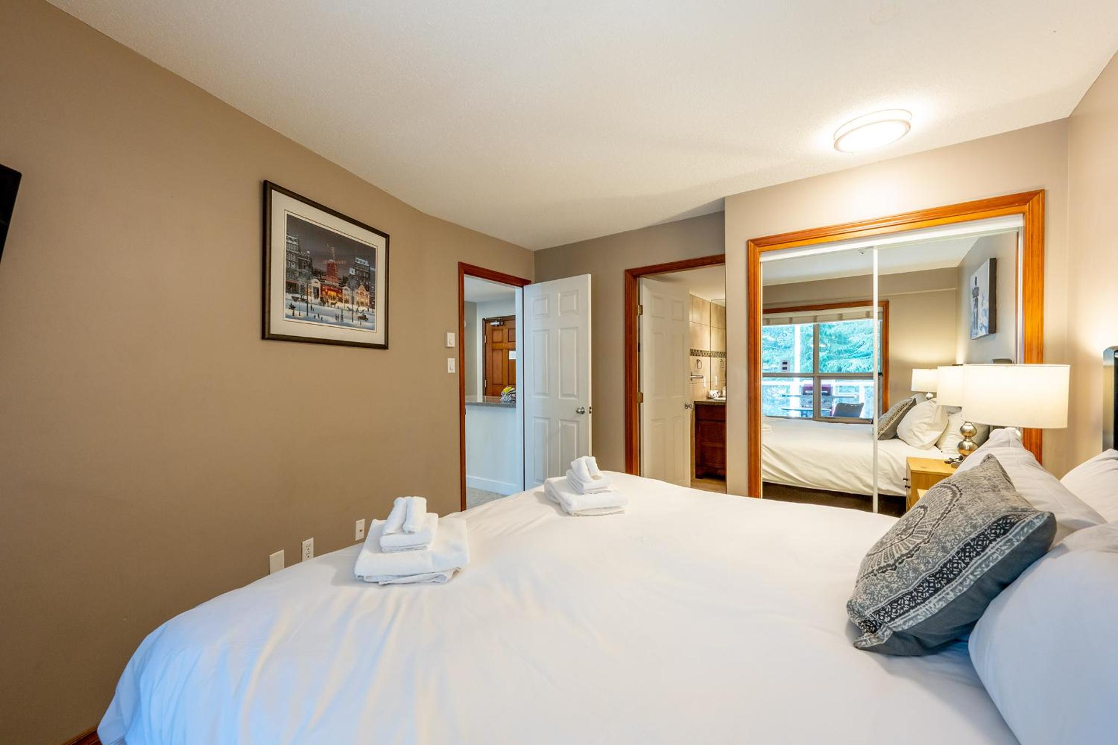 True Ski in Ski out Condo with hot tub and pool at the Aspens