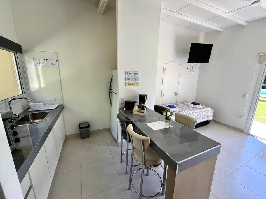 Picaflores apart 1, con piscina en Chacras