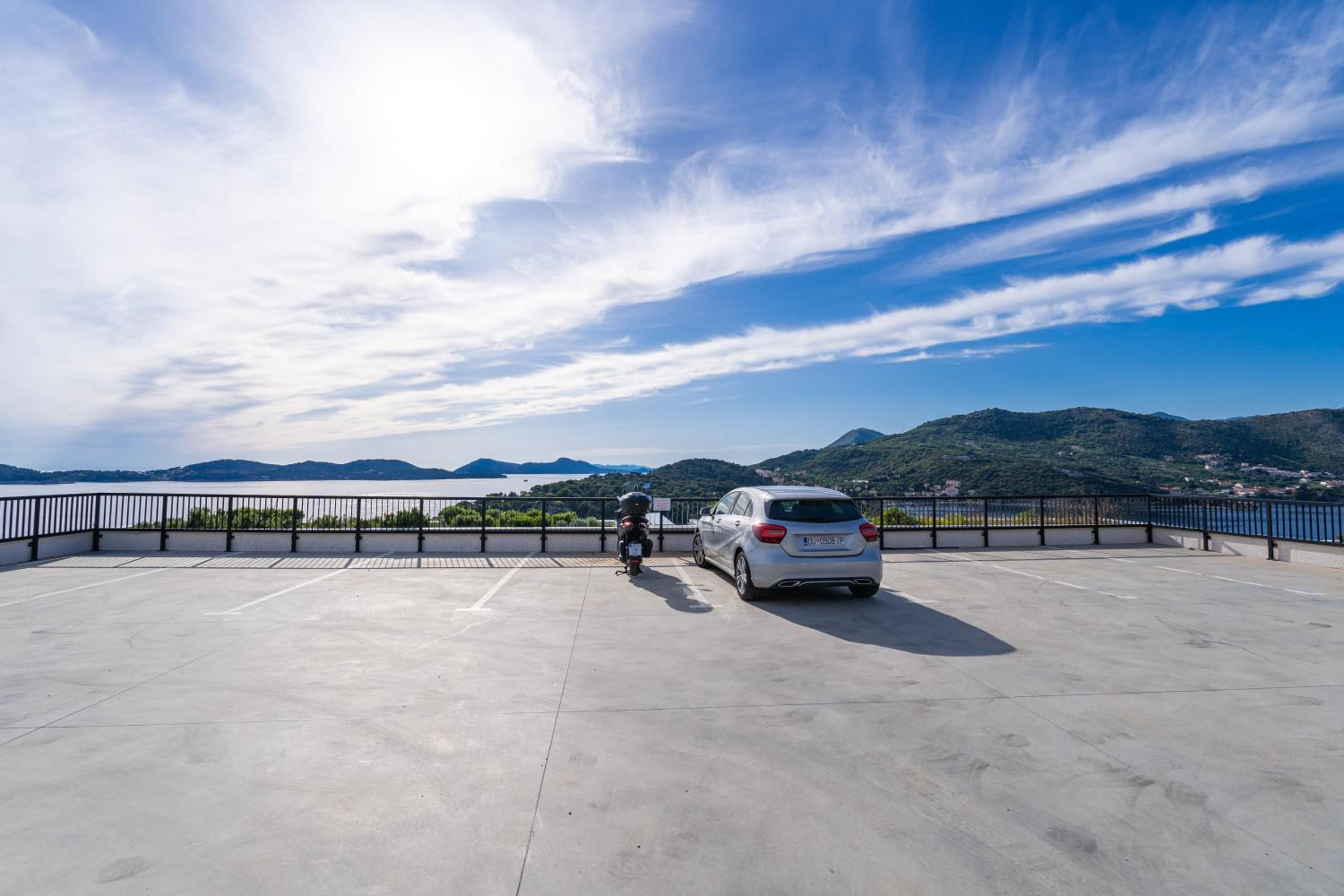 Luxury seaview apartment Alenka