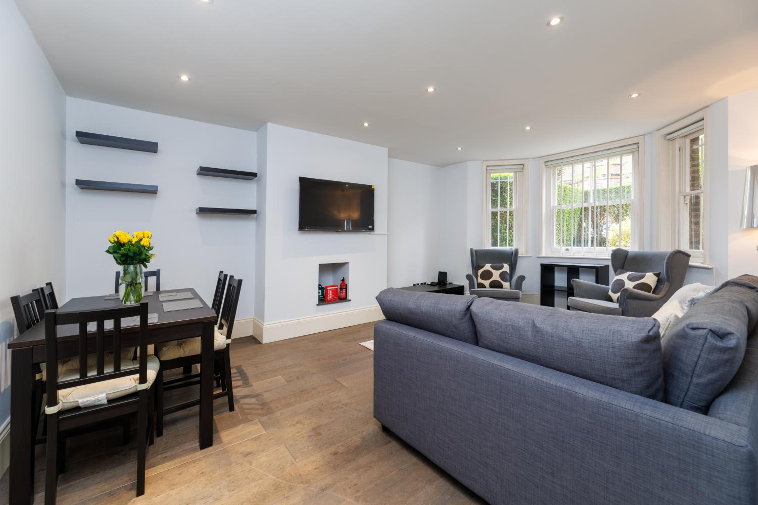 Spacious 2-Bed Flat / 10 mins from the Centre