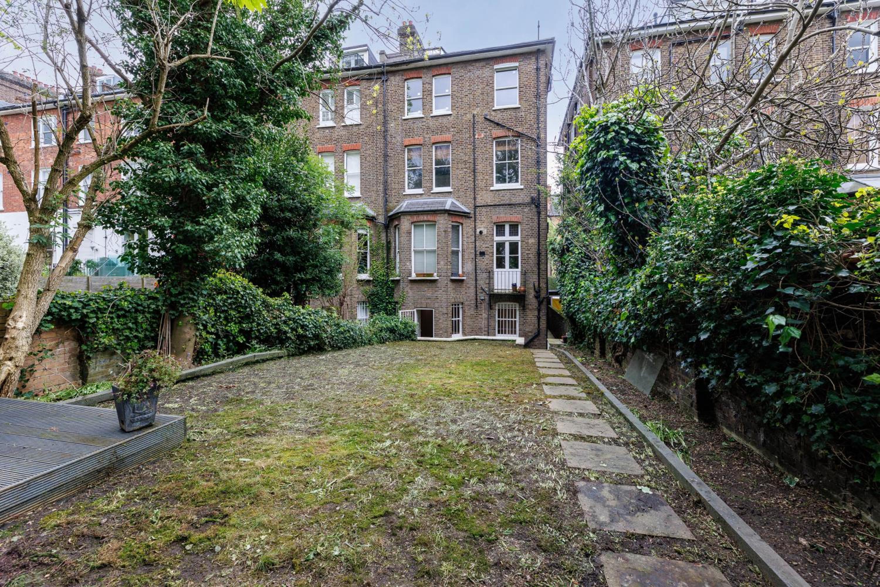 Spacious 2-Bed Flat / 10 mins from the Centre