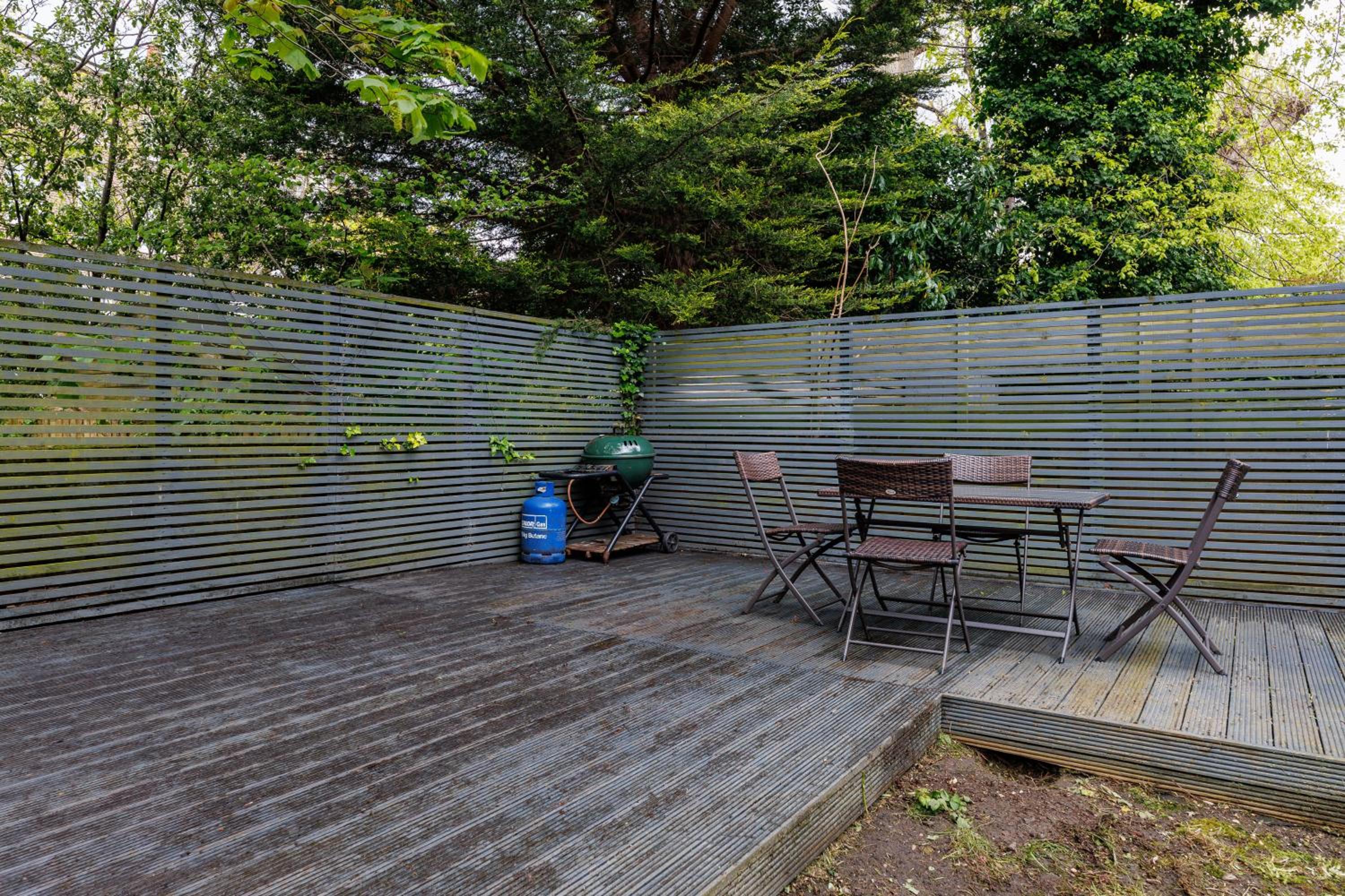 Spacious 2-Bed Flat / 10 mins from the Centre