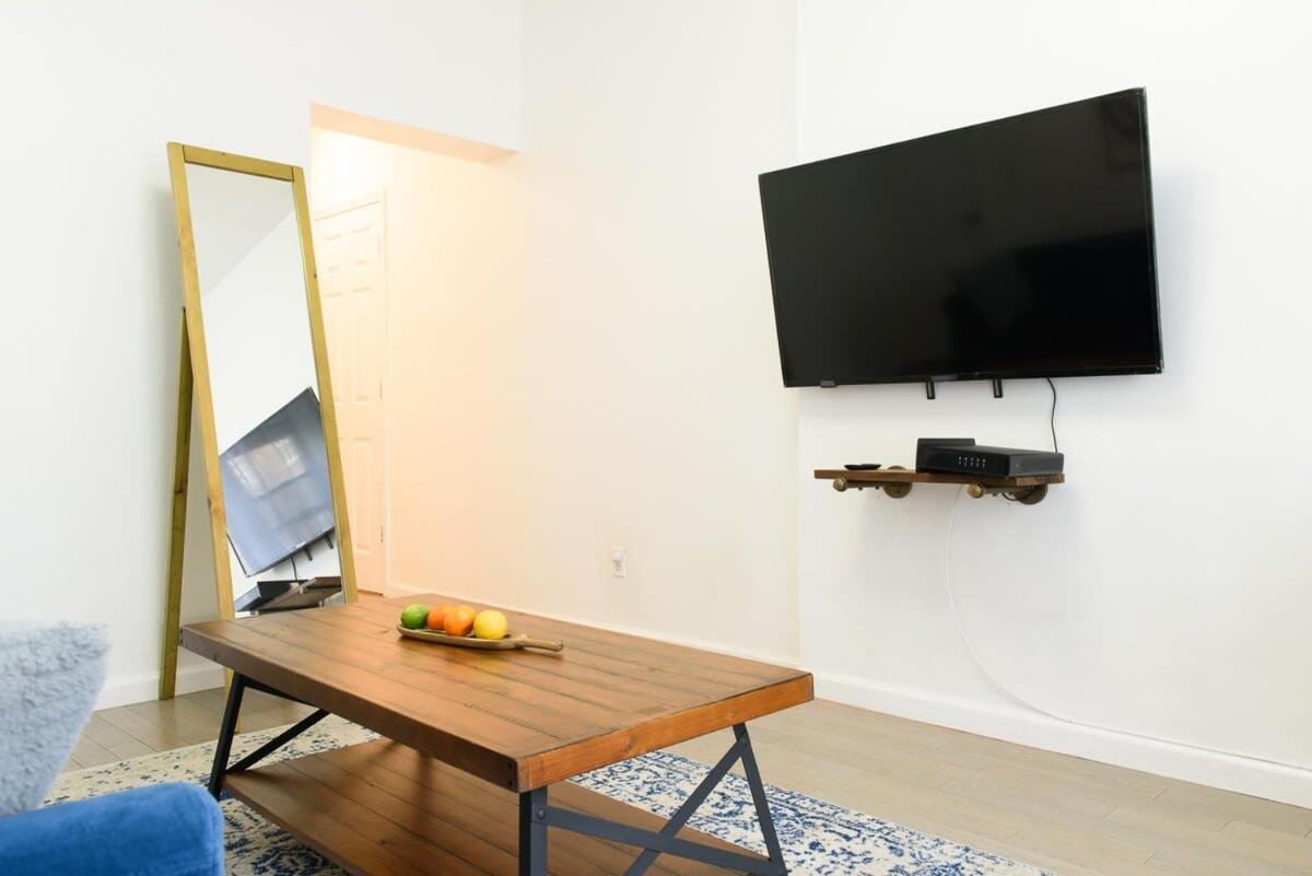 428-2E Newly furnished 2BR Prime Midtown sleeps 5