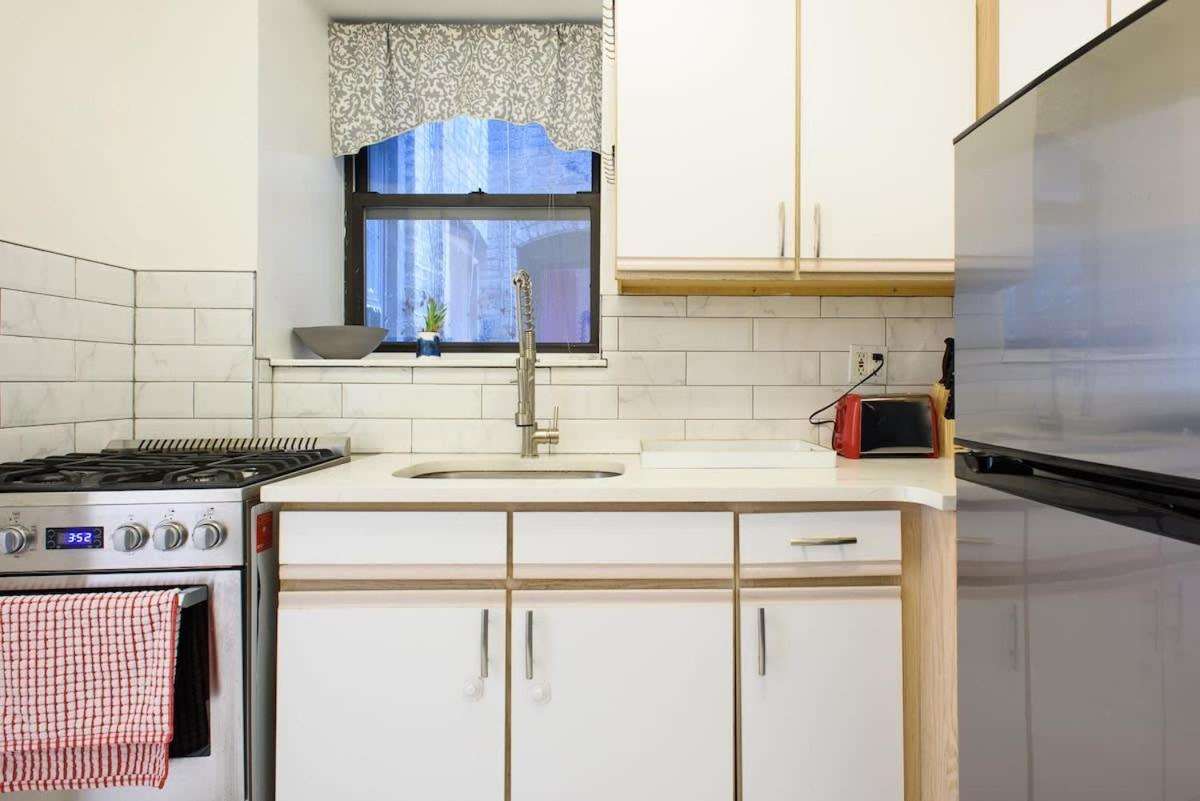 428-2E Newly furnished 2BR Prime Midtown sleeps 5