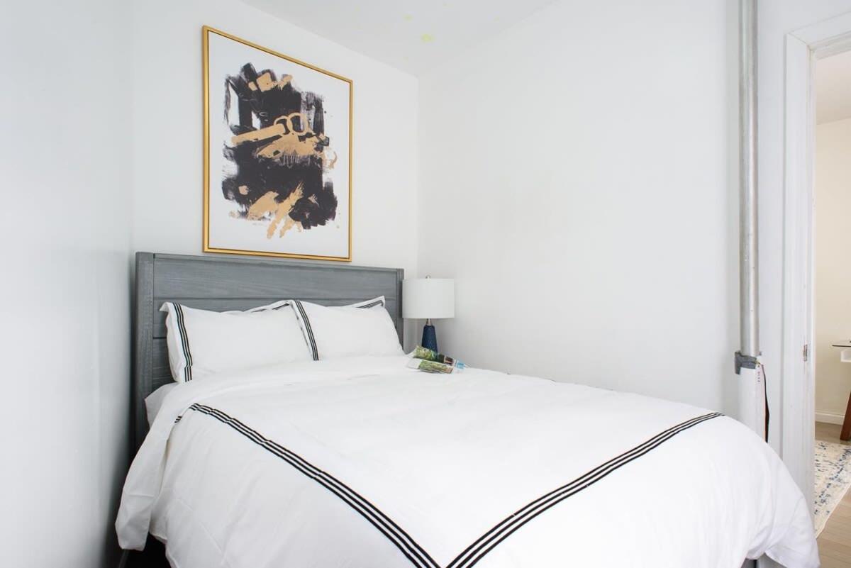 428-2E Newly furnished 2BR Prime Midtown sleeps 5
