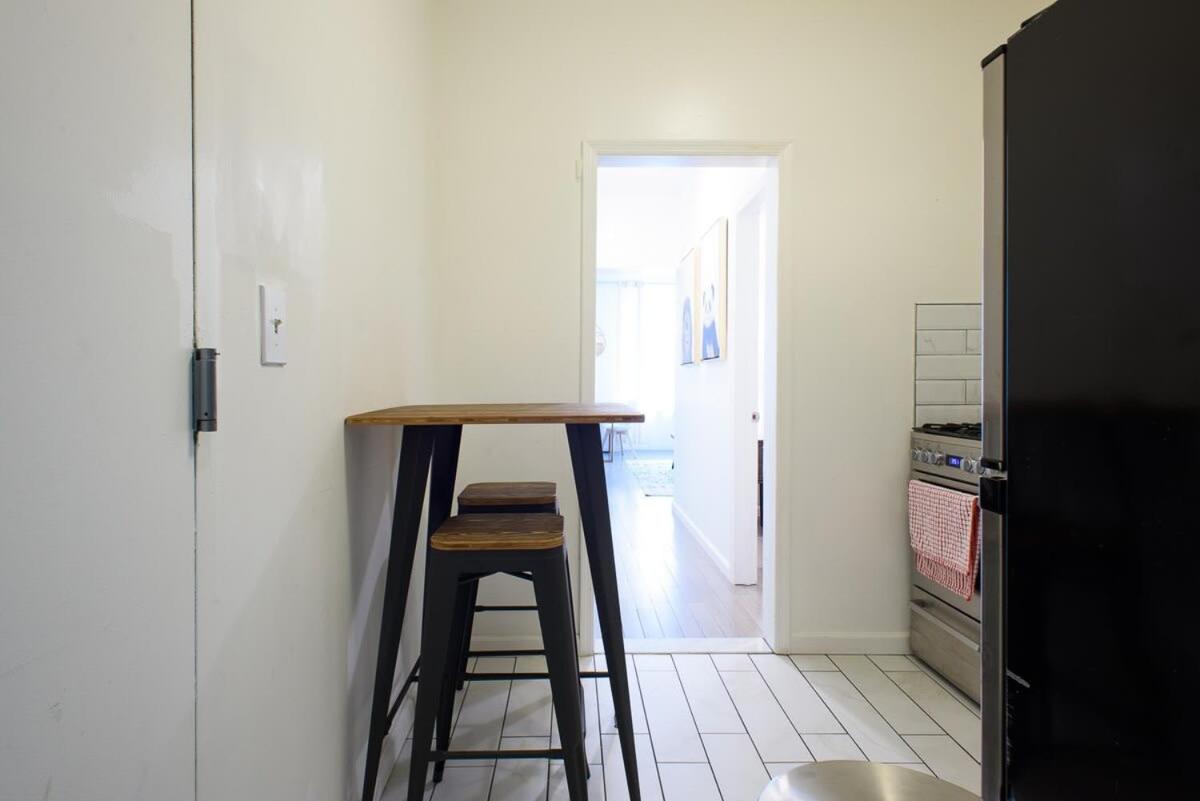 428-2E Newly furnished 2BR Prime Midtown sleeps 5