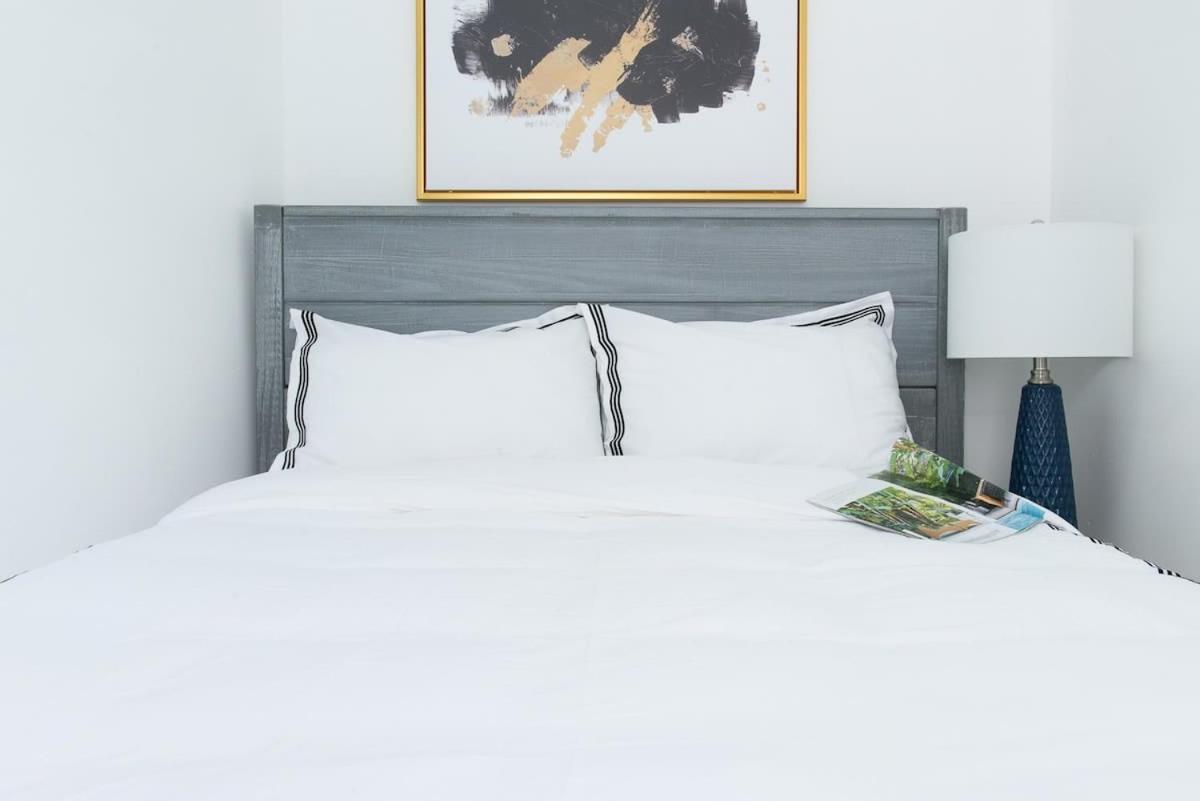 428-2E Newly furnished 2BR Prime Midtown sleeps 5