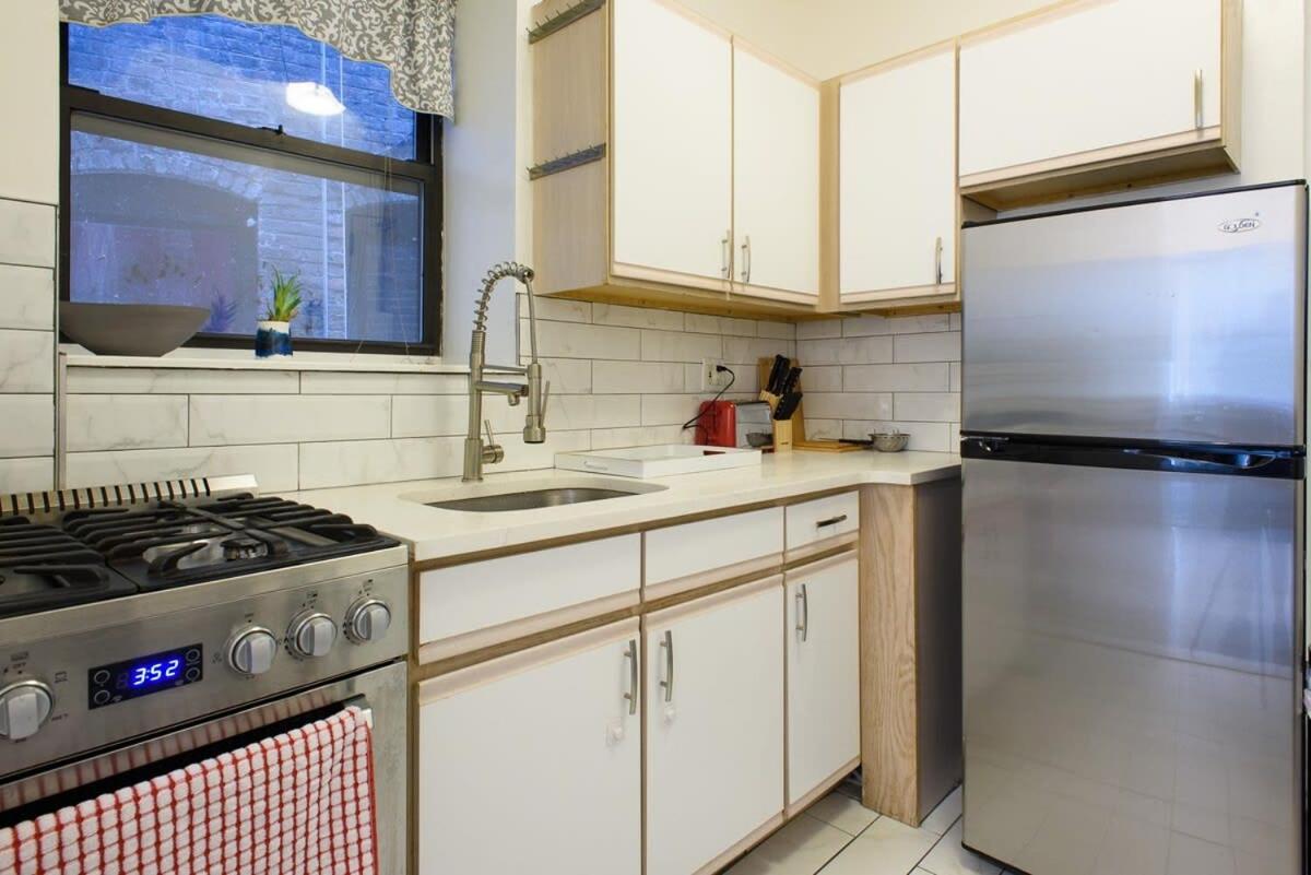 428-2E Newly furnished 2BR Prime Midtown sleeps 5