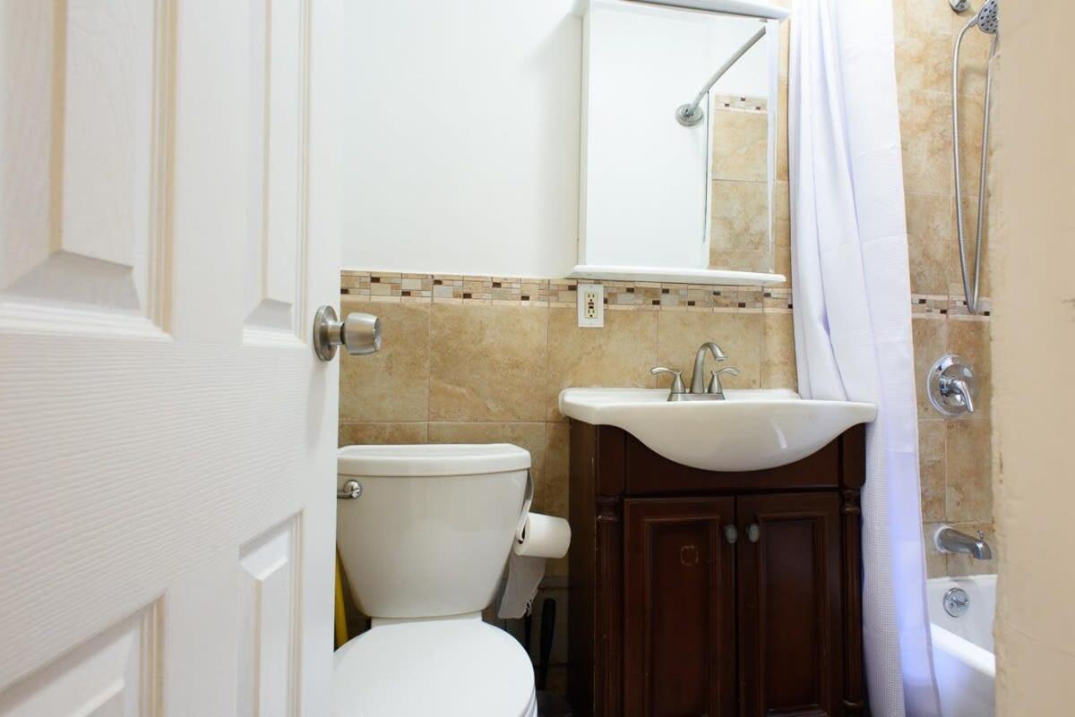 428-2E Newly furnished 2BR Prime Midtown sleeps 5