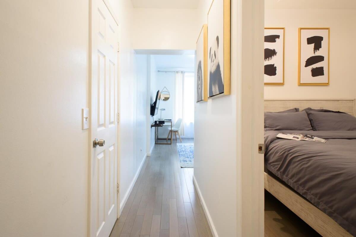 428-2E Newly furnished 2BR Prime Midtown sleeps 5
