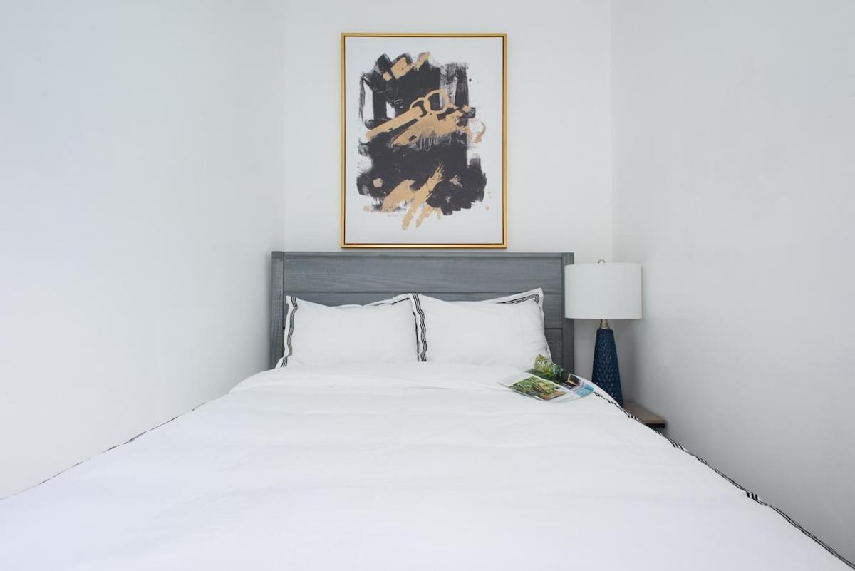 428-2E Newly furnished 2BR Prime Midtown sleeps 5