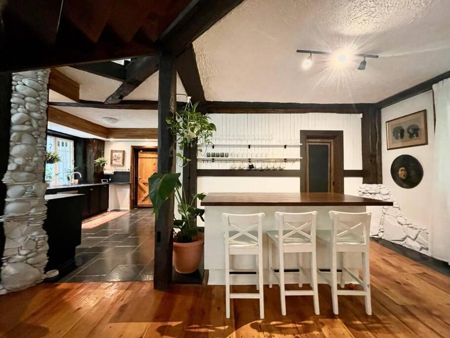 Nature Retreat w/ Sunroom Gazebo