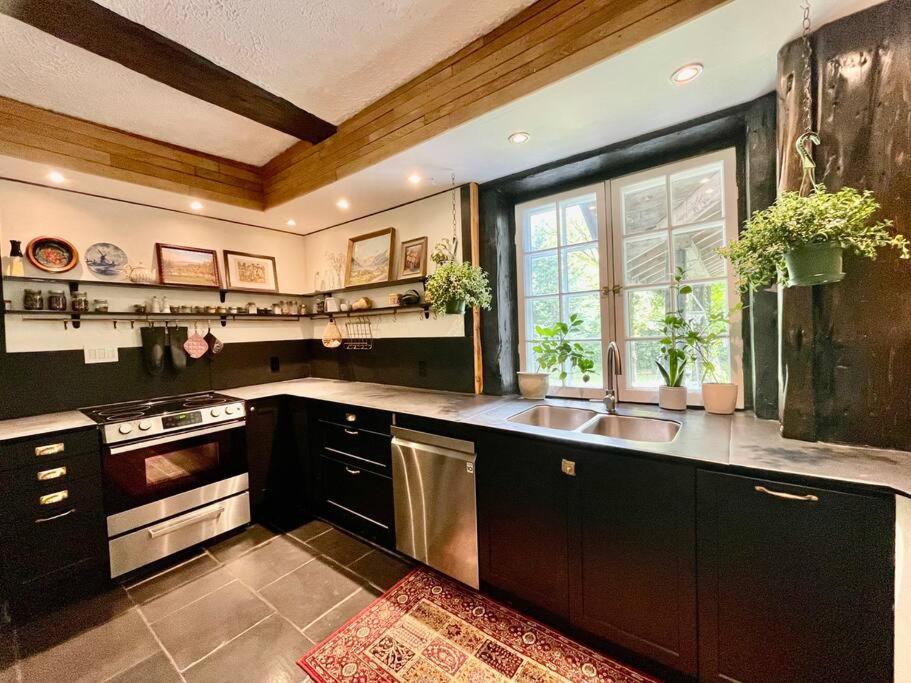 Nature Retreat w/ Sunroom Gazebo