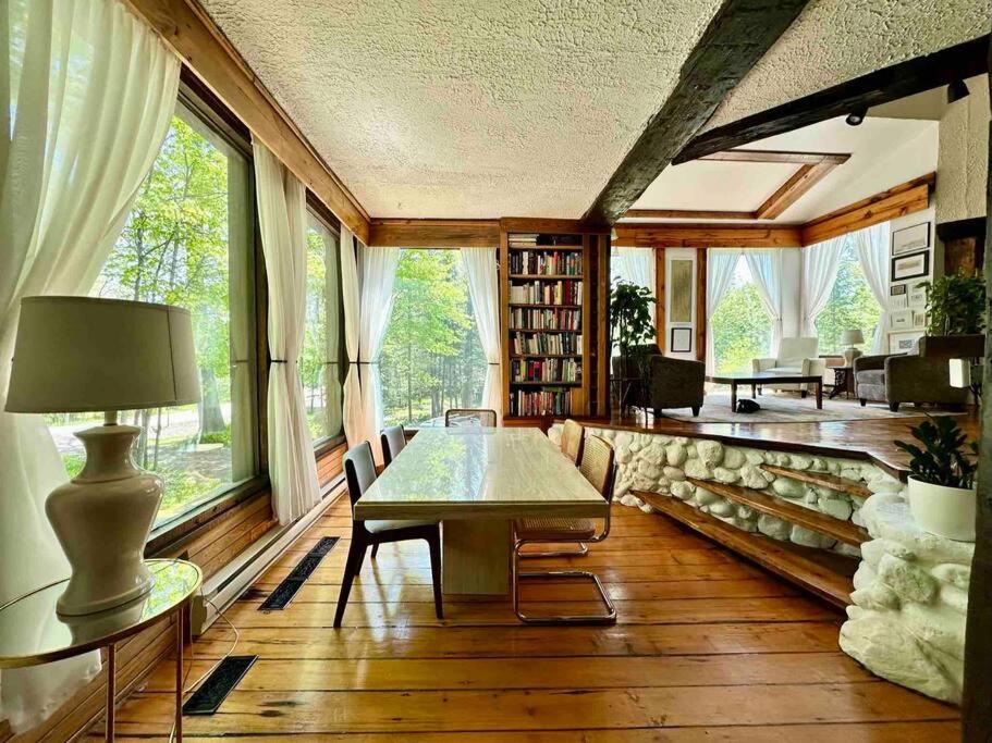 Nature Retreat w/ Sunroom Gazebo