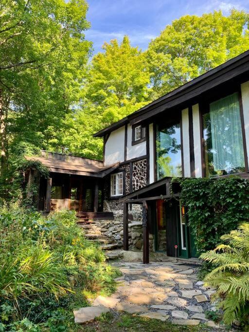 Nature Retreat w/ Sunroom Gazebo