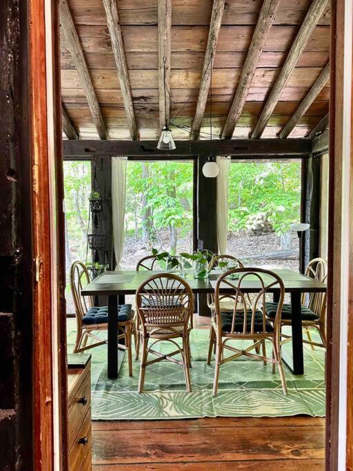Nature Retreat w/ Sunroom Gazebo