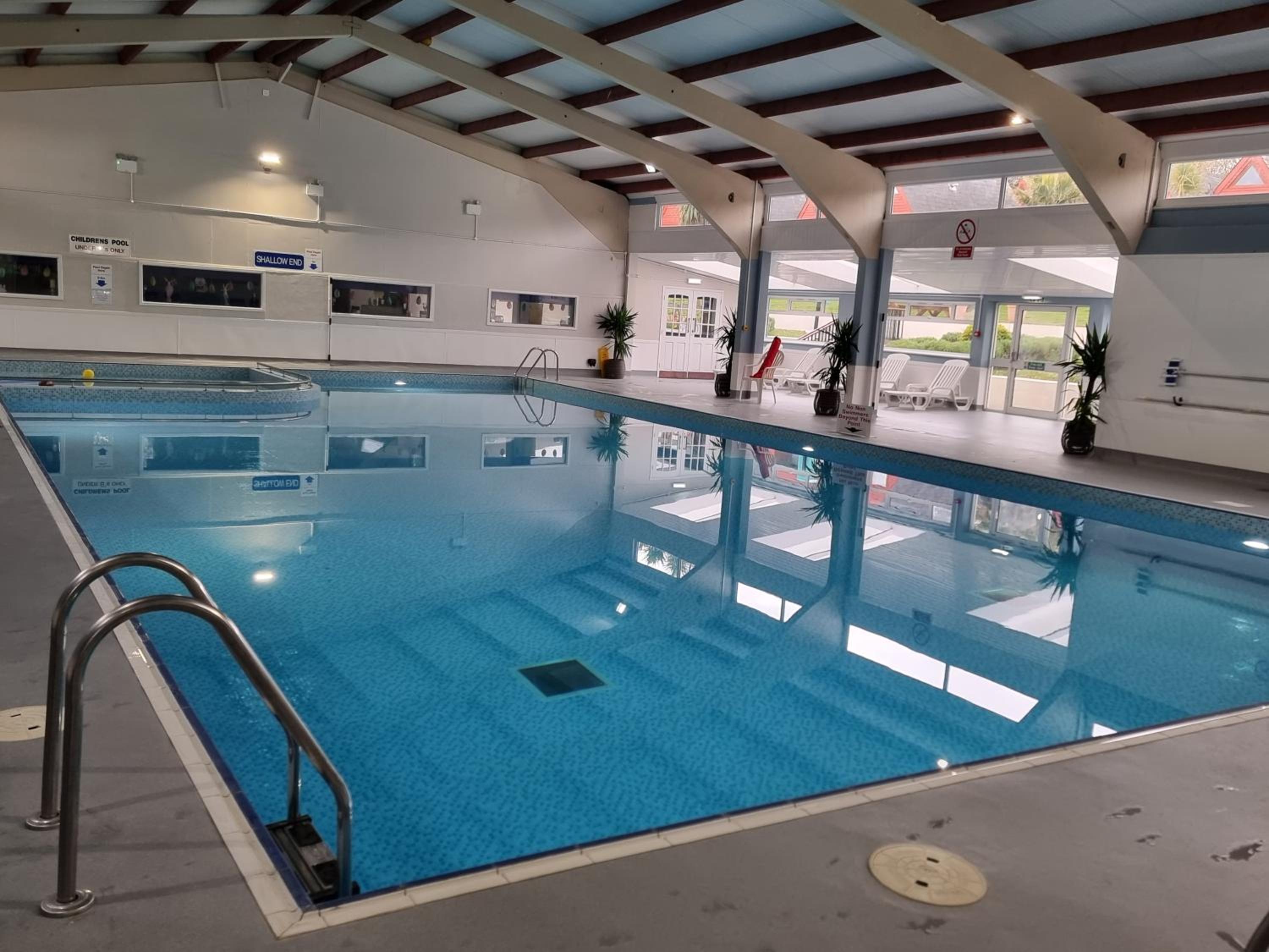 Chalet Brightstone Kingsdown Cliffs location with indoor pool, tennis court, mini-golf short walk to beach and 3 great local pubs view 2