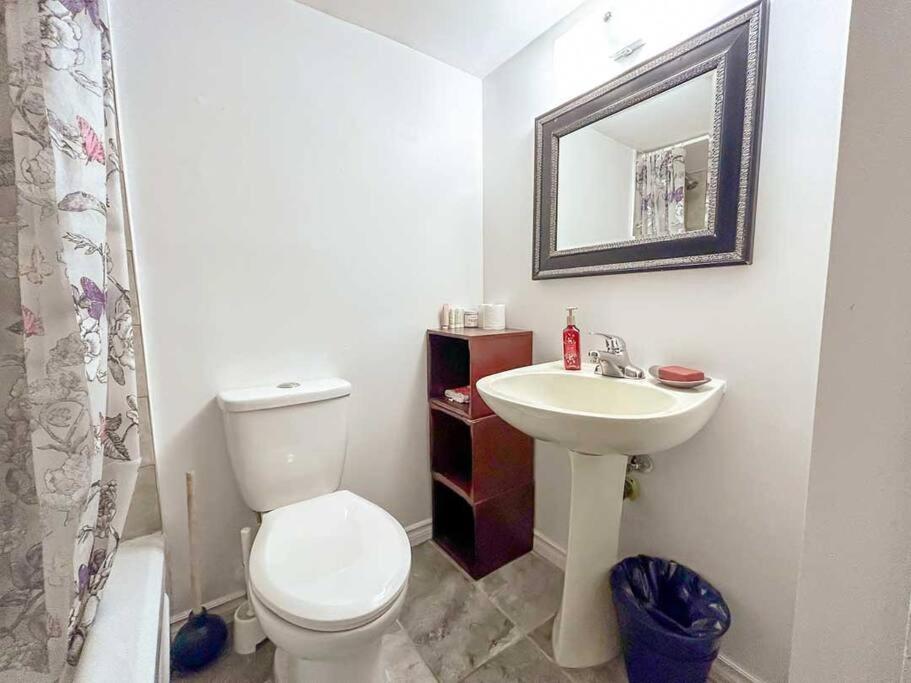Spacious 5BR home. Close to everything!
