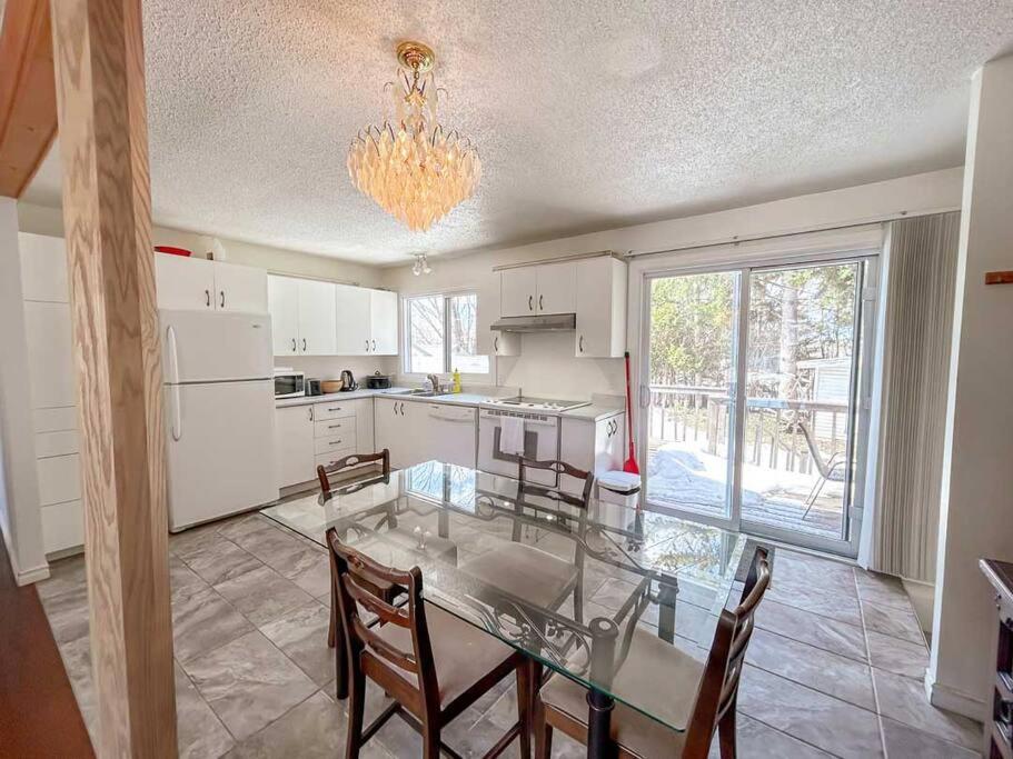 Spacious 5BR home. Close to everything!