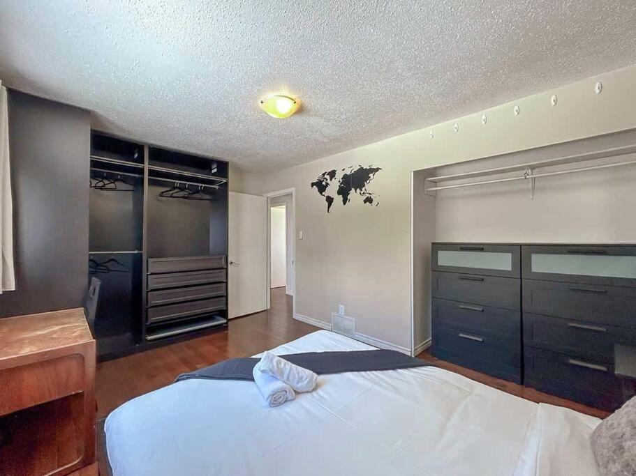 Spacious 5BR home. Close to everything!
