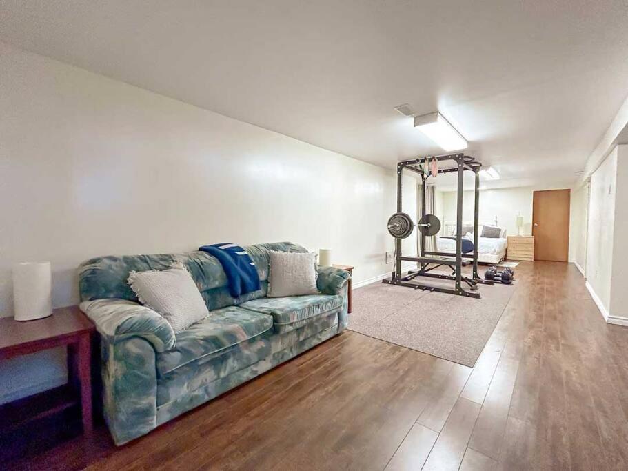 Spacious 5BR home. Close to everything!
