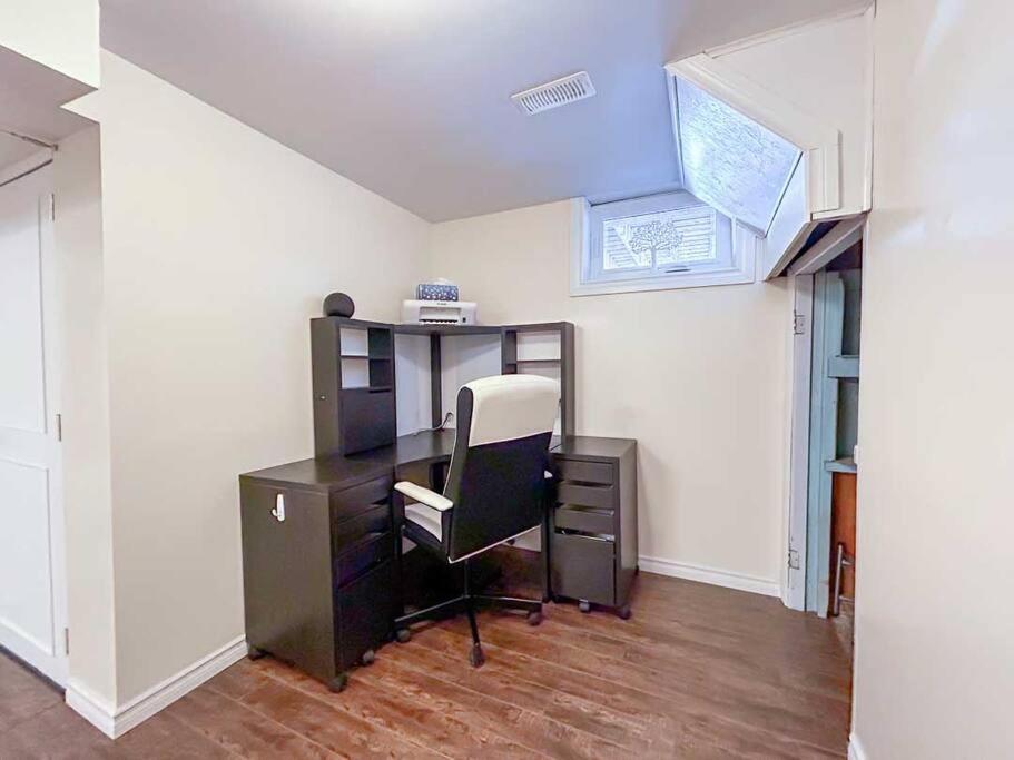 Spacious 5BR home. Close to everything!