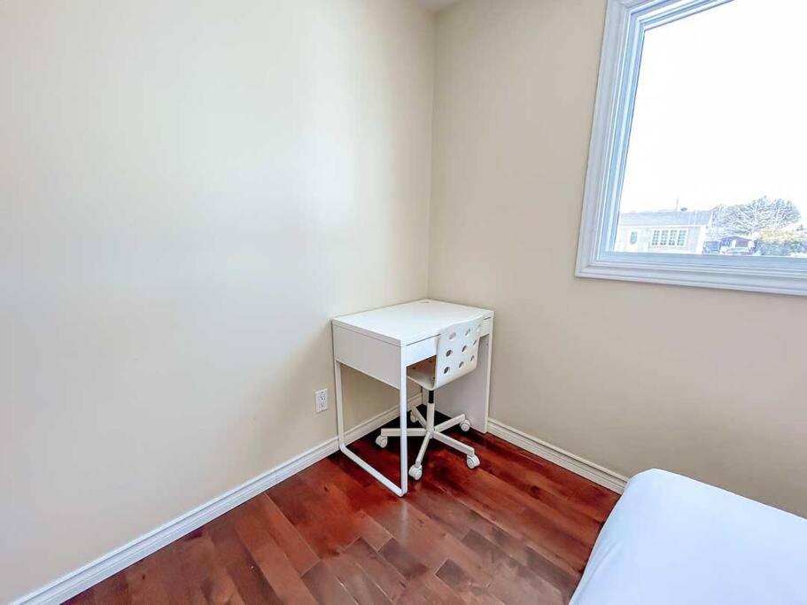 Spacious 5BR home. Close to everything!
