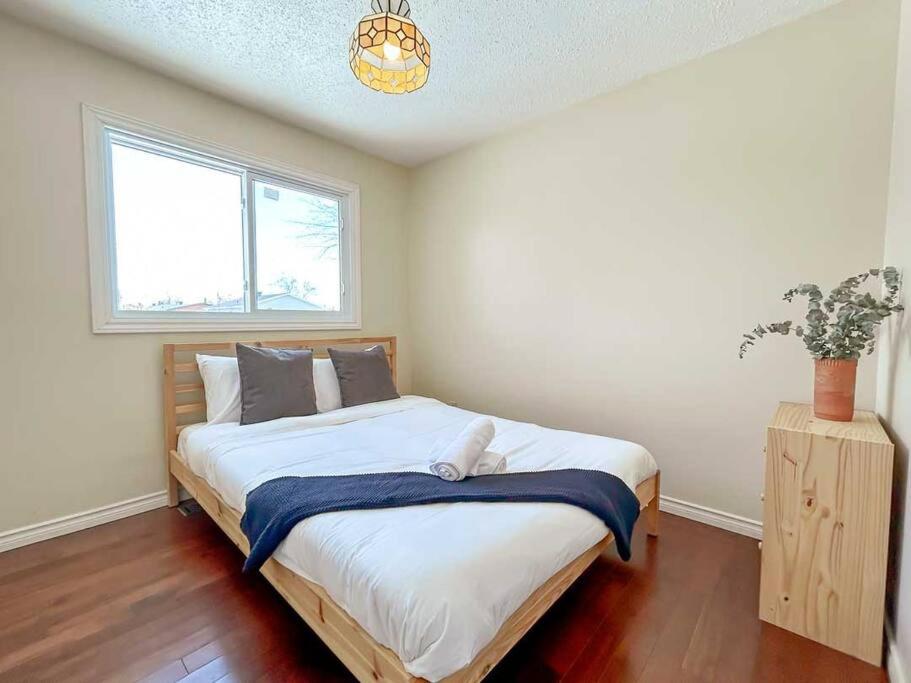Spacious 5BR home. Close to everything!