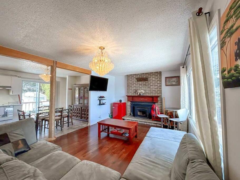 Spacious 5BR home. Close to everything!