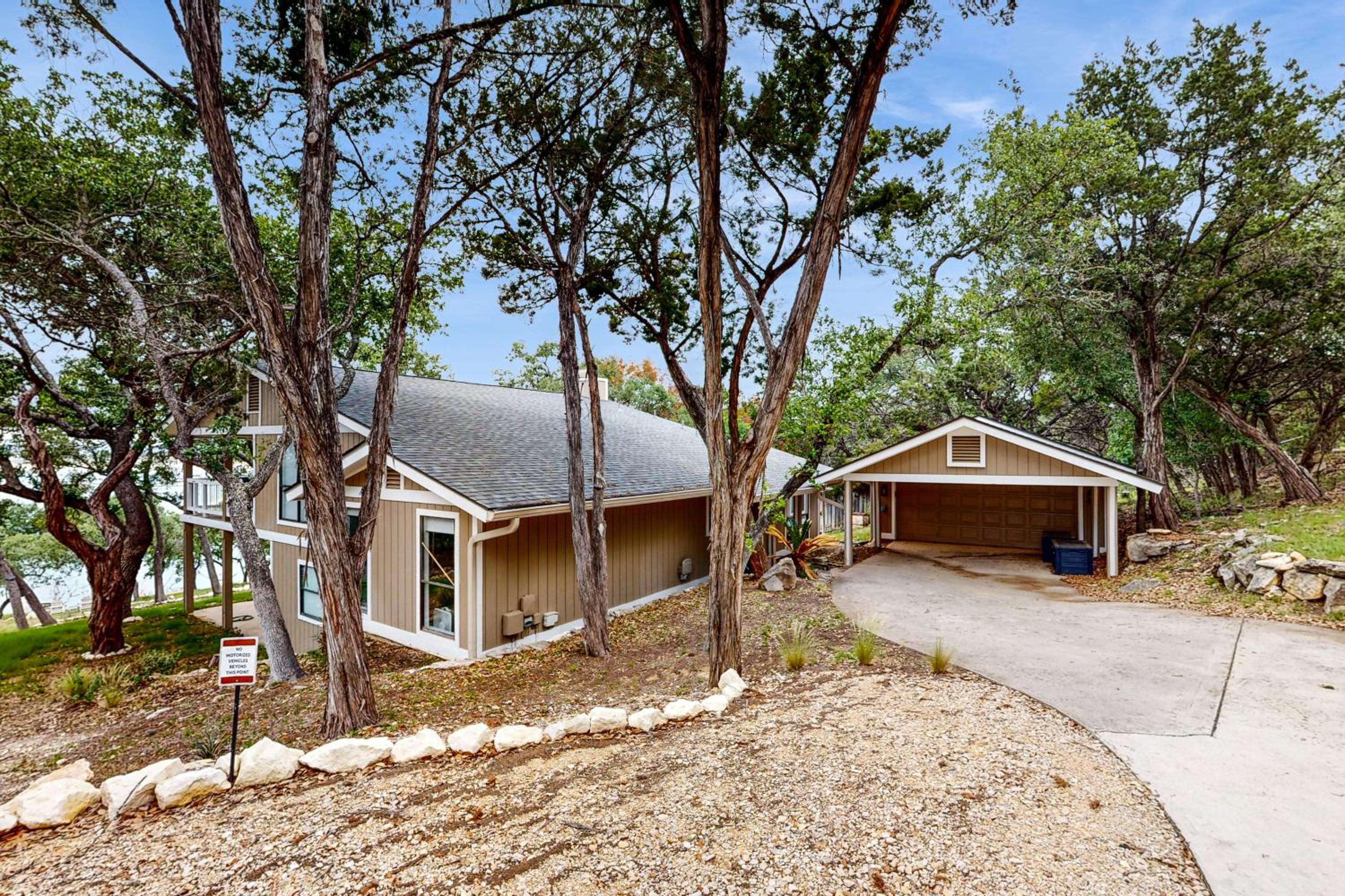 Waterfront Canyon Lake Retreat Dogs Welcome!