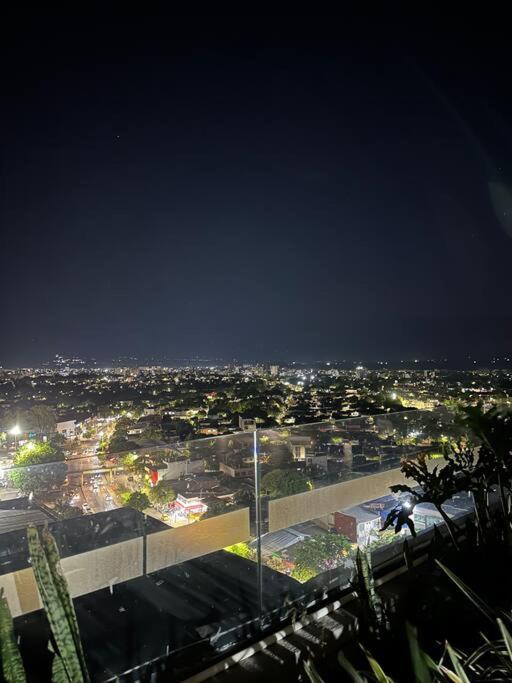 Apartamento Moderno Con Excelente Vista, Piscina, excepto los lunes por mantenimiento y Parqueadero privado, ubicado en Neiva