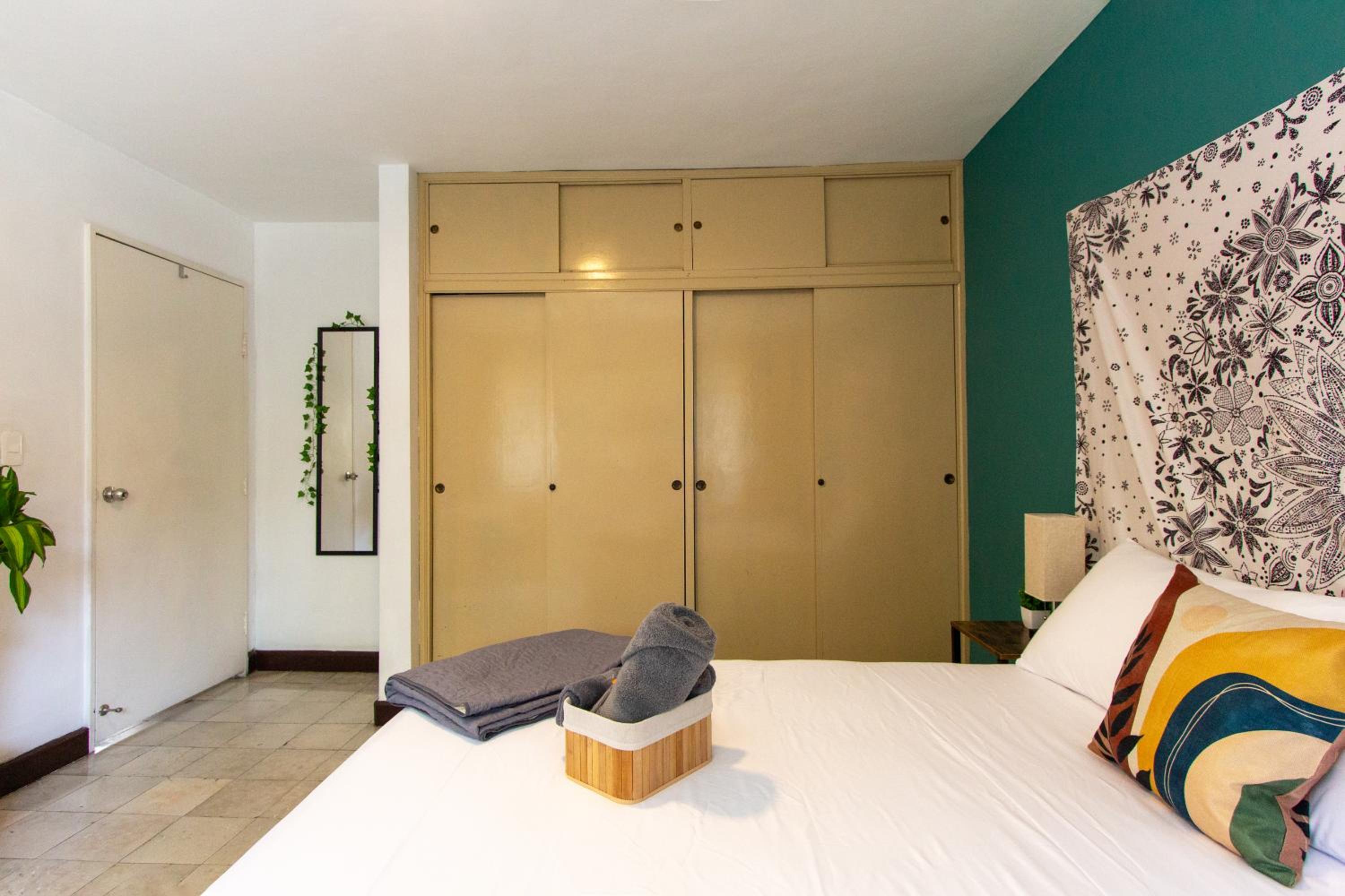 CoNomad House - Coliving & Coworking